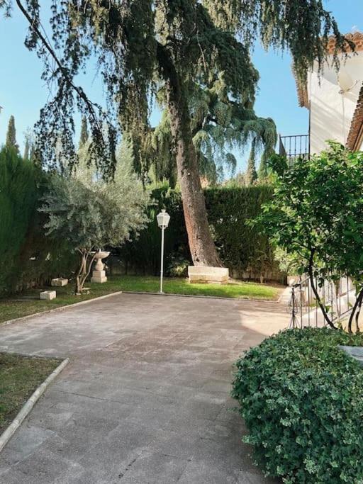 Villa A Los Pies De La Alhambra Granada Exteriör bild